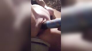 Se Masturbeaza Cu Un Spray Partea 1