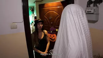 La Colindat De Halloween Cu Laura Quest