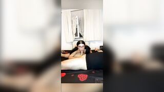 Andreea Suge Pula Si Vorbeste Cu Fanii