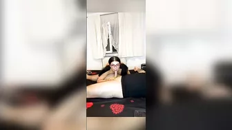 Andreea Suge Pula Si Vorbeste Cu Fanii