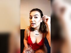 Romanca Videochatista Face Ce Vor Fanii Ei