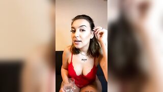 Romanca Videochatista Face Ce Vor Fanii Ei