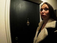 Laura Quest Isi Ajuta Sotul Cu Munca