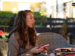 Laura Quest Face Orice Sa Isi Mentina Secretul