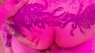 Romanca Tatuata Care Primeste Pula