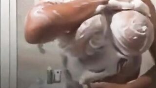 Bunaciune Romanca Porno La Dus