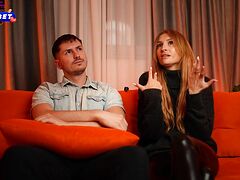 Laura Quest In Rol De Terapeut