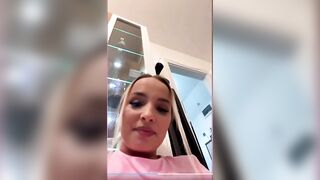 Blonda Buna De Pula Isi Baga Degetele Adanc In Pizda